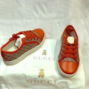 Gucci Girls Sneakers size 28